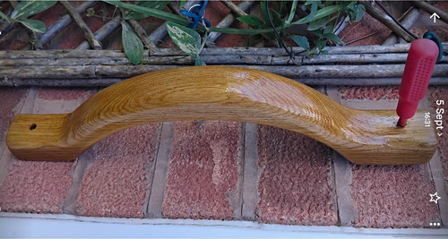 Traditional varnished oak - varnished,